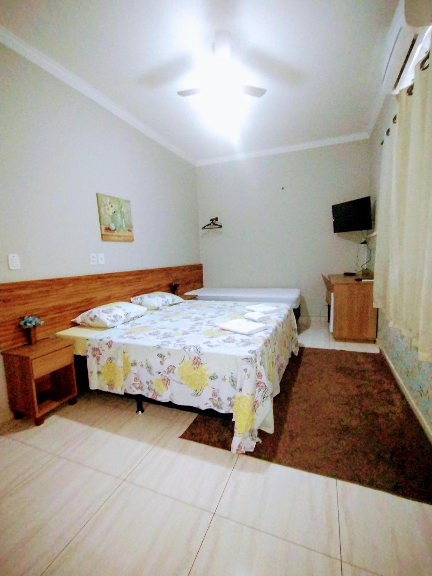 Pouso Oliveira Suites Sao Joao Batista do Gloria Ngoại thất bức ảnh